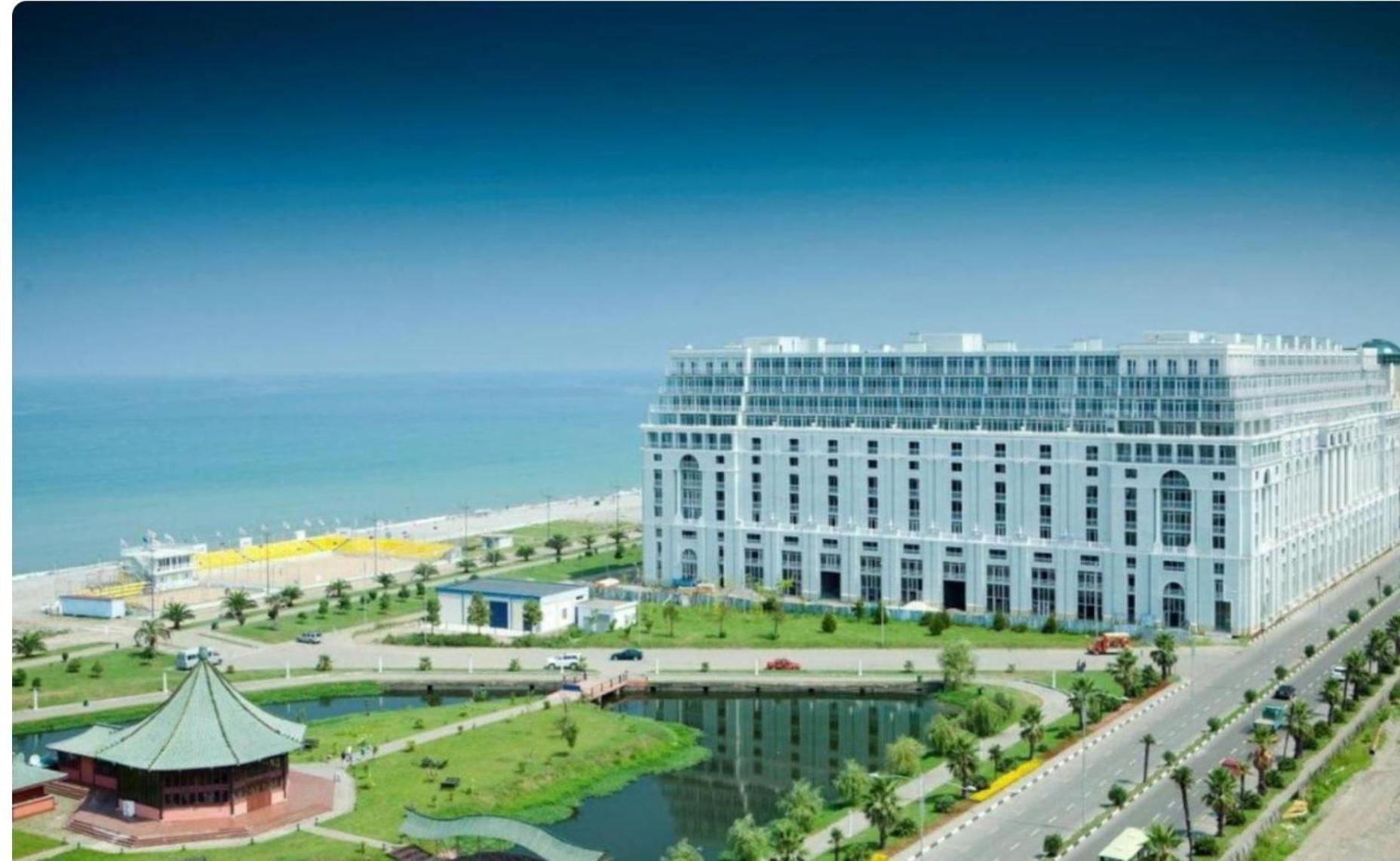 Watching The Sea Apartment Batumi Exterior foto