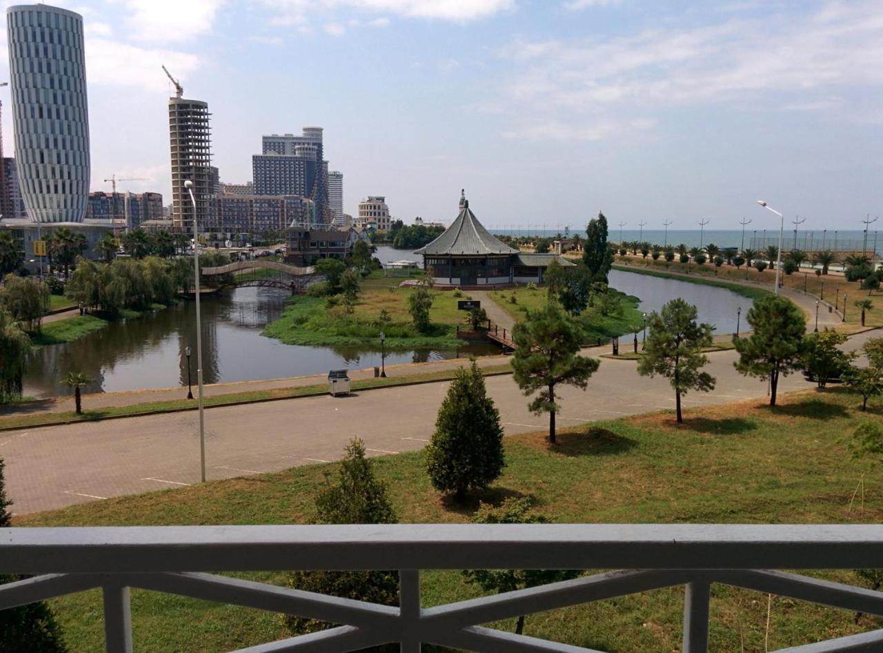 Watching The Sea Apartment Batumi Exterior foto